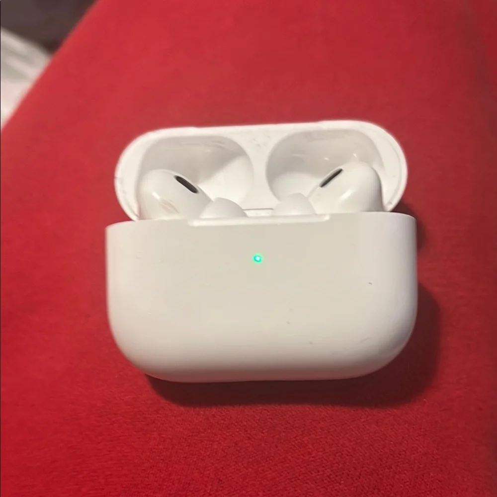 White Wireless Earbuds Case AirPods